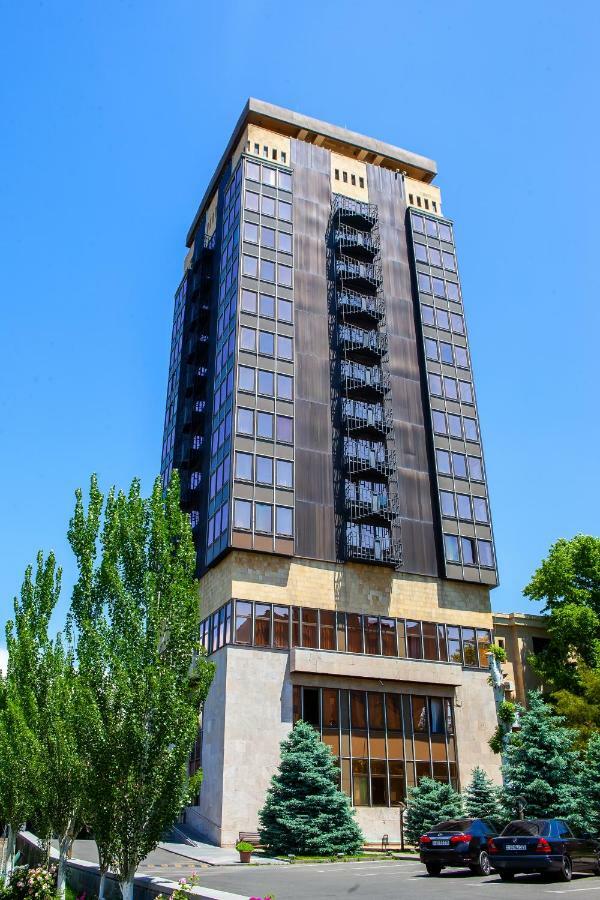 President Hotel By Hrazdan Hotel Cjsc Yerevan Exterior photo